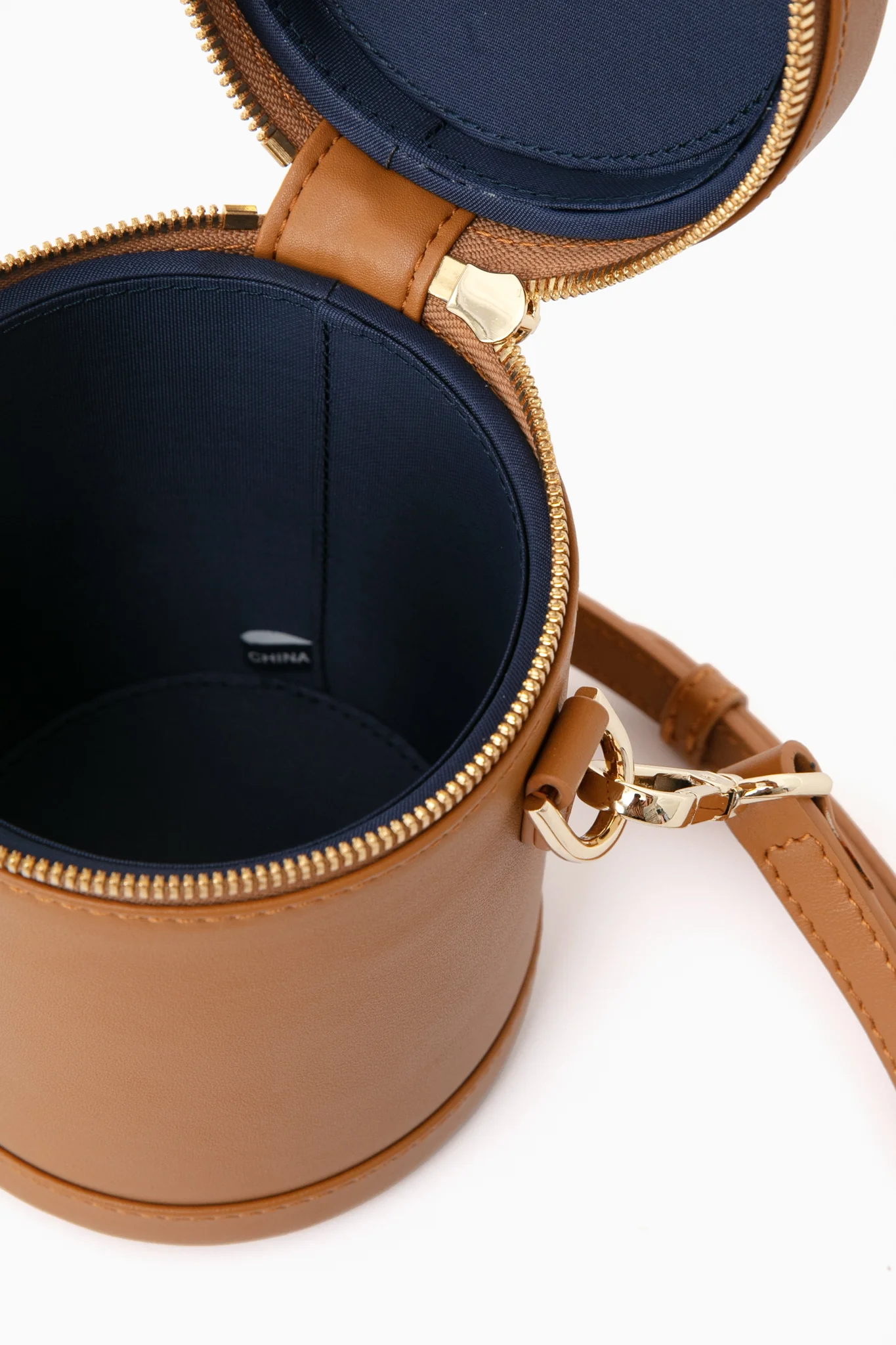 Atlas Tan Leather Crossbody Capsule Bag - Image 5