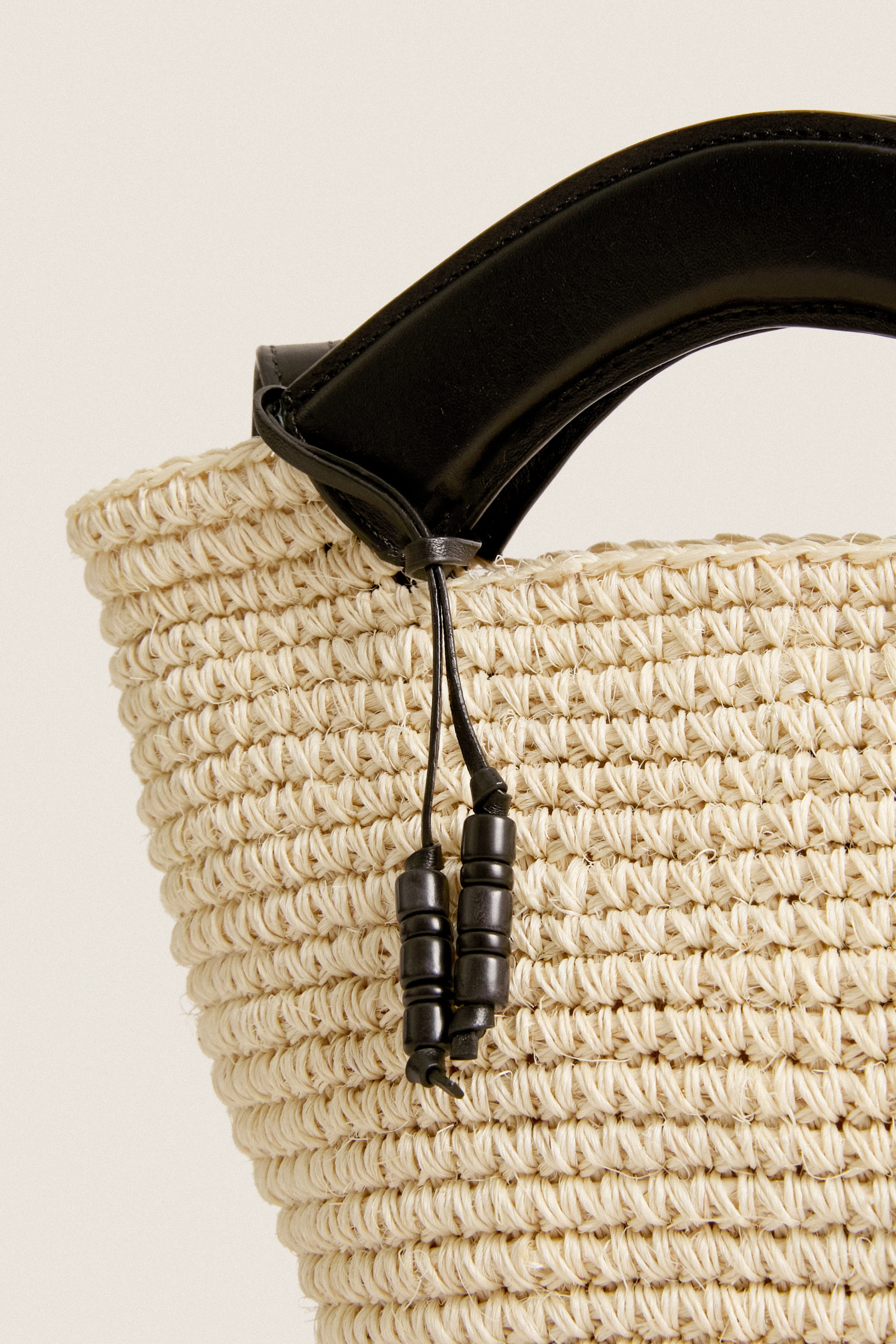 Black Natural Fique Small Shopper - Image 3
