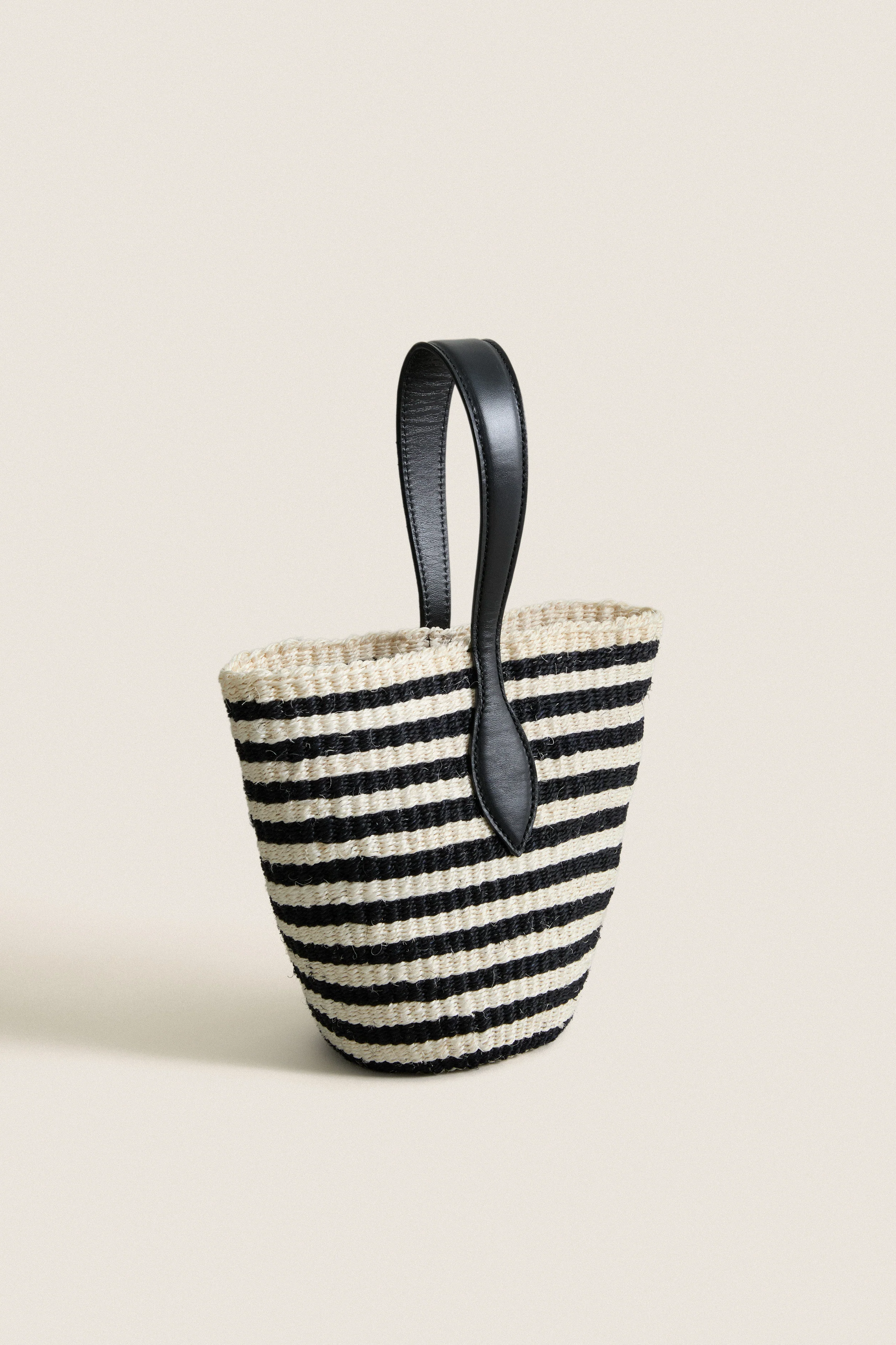 Black Sisal Single Handle Basket - Image 4