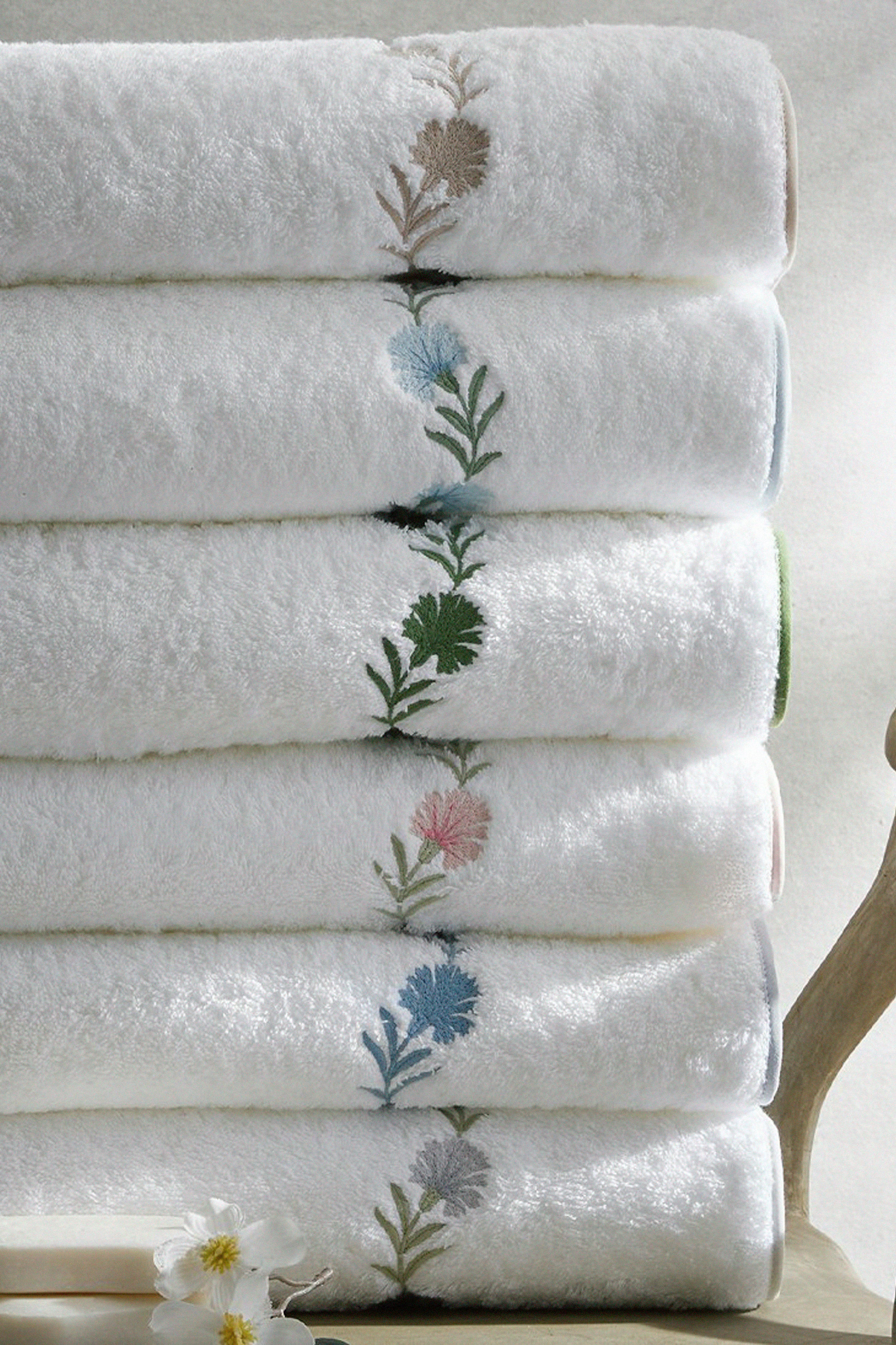 Blush Daphne Bath Towel - Image 2