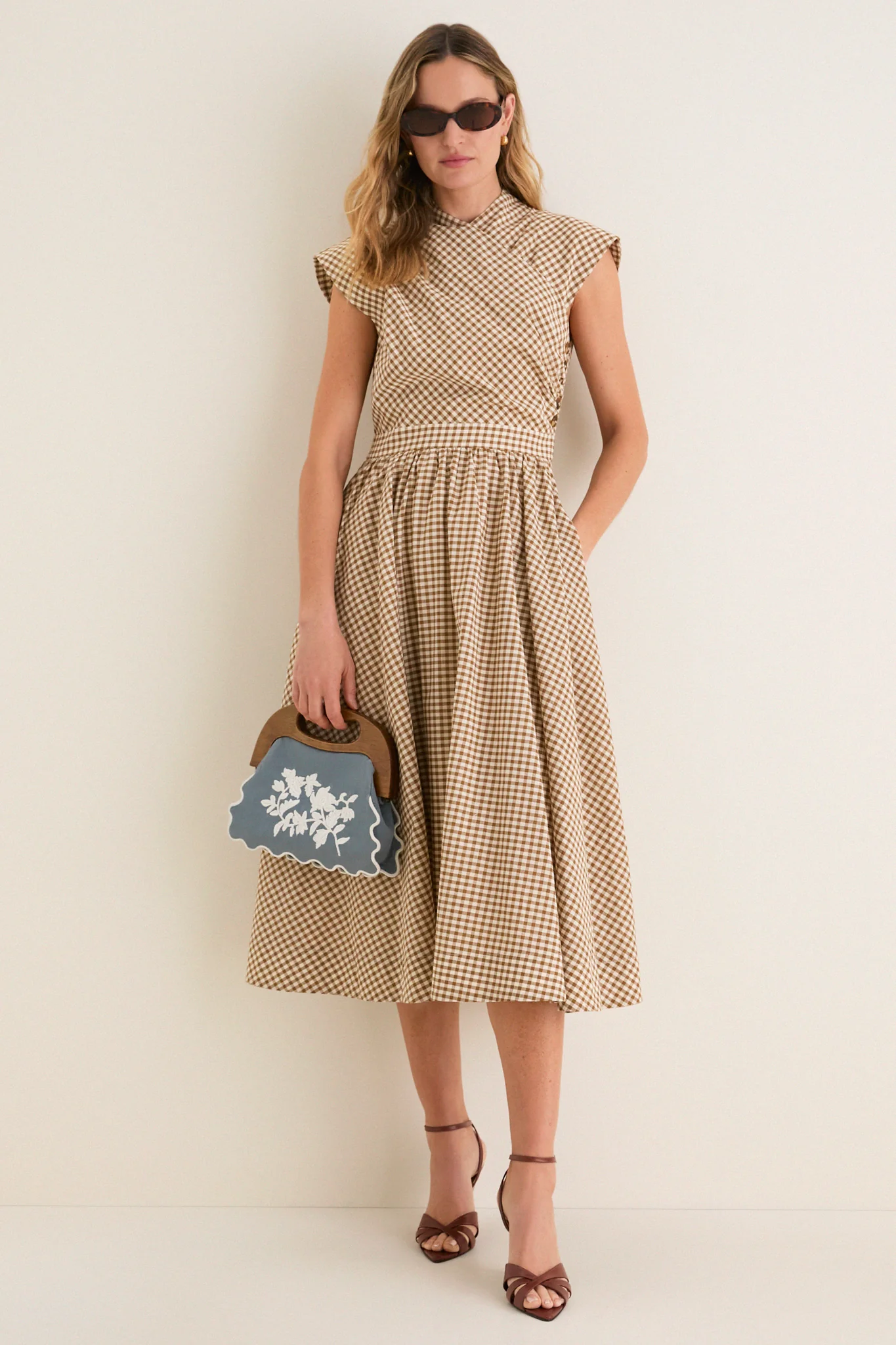 Chambray Floral Bermuda Wooden Handle Bag - Image 4