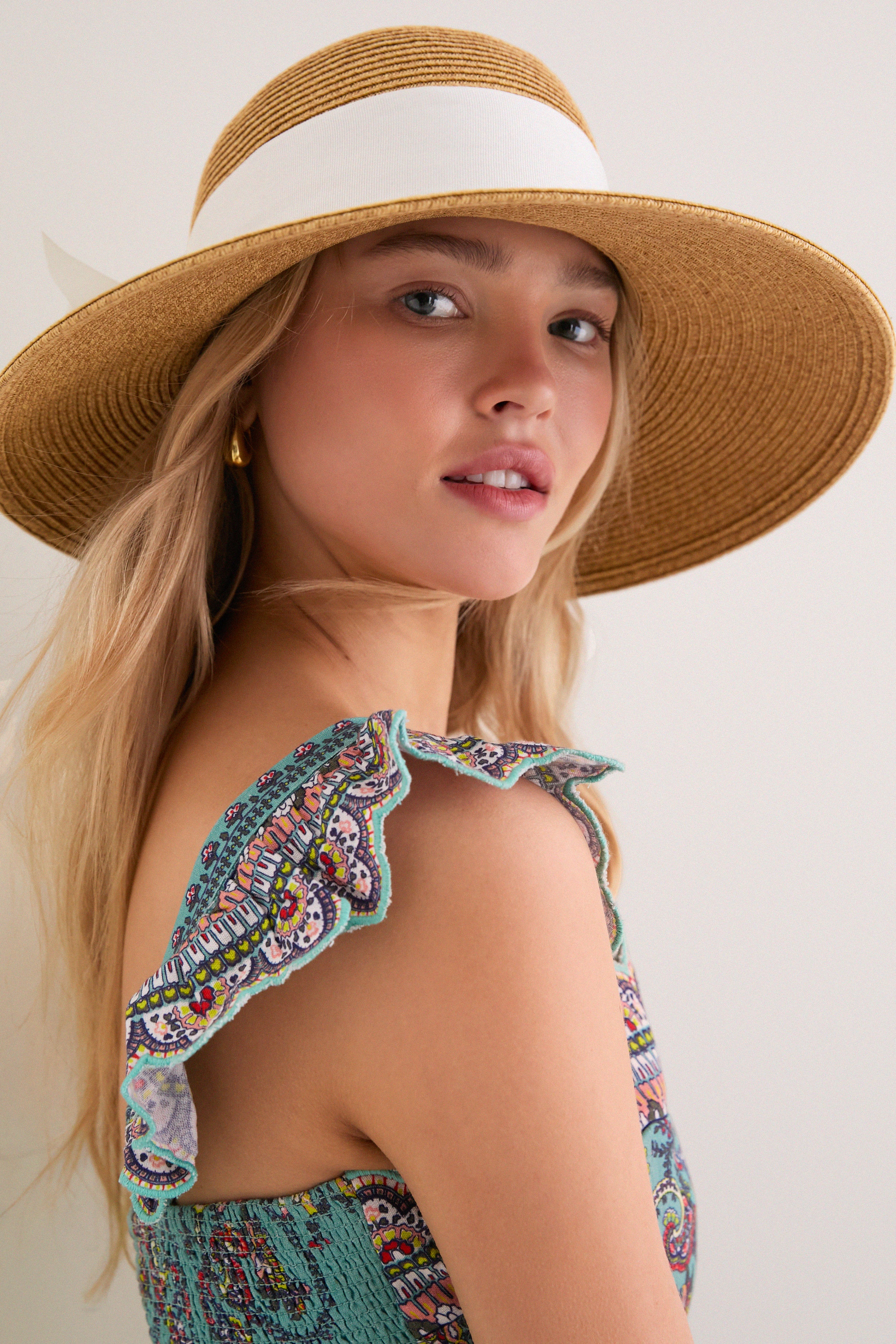 Exclusive Cream Packable Wide Bow Sunhat - Image 2