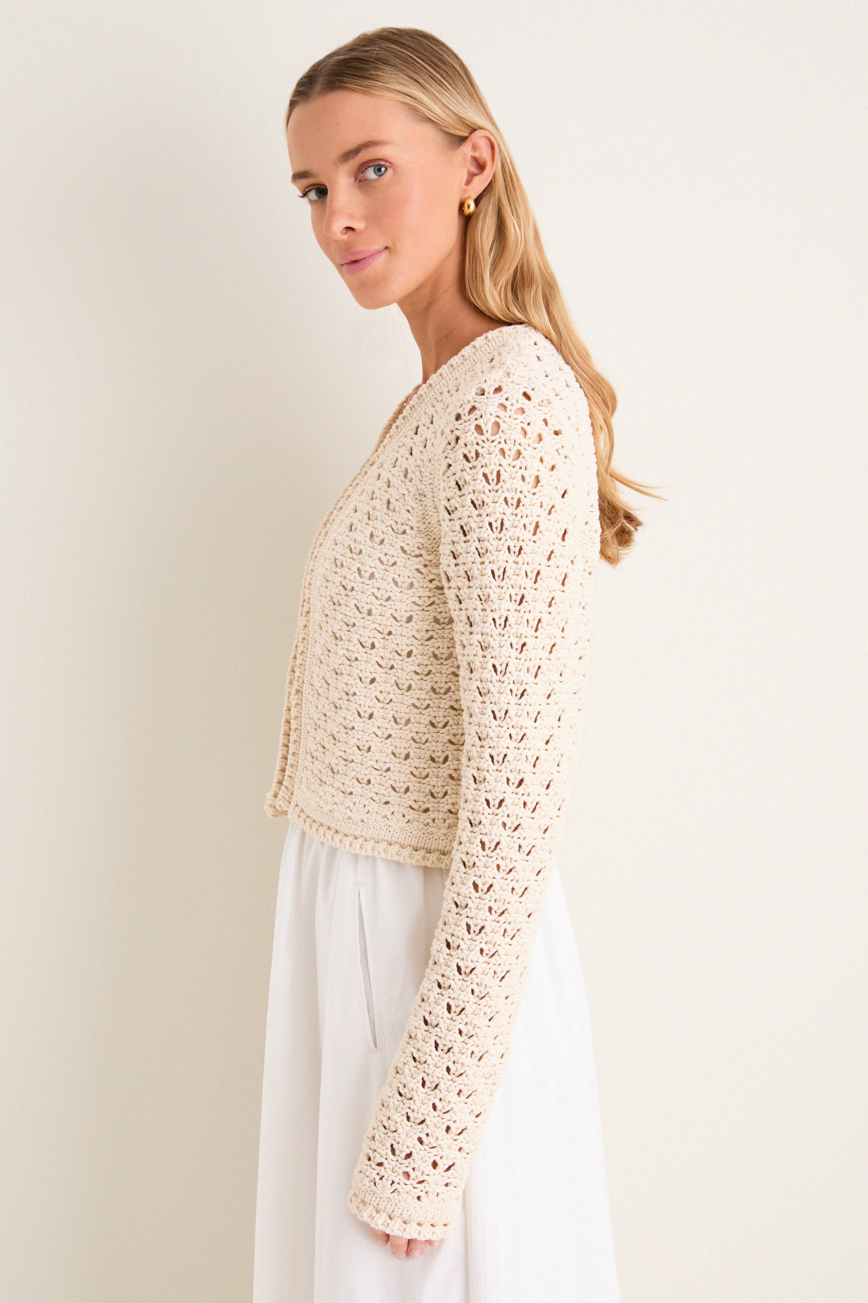 Ivory Crochet Daisy Cardigan - Image 3