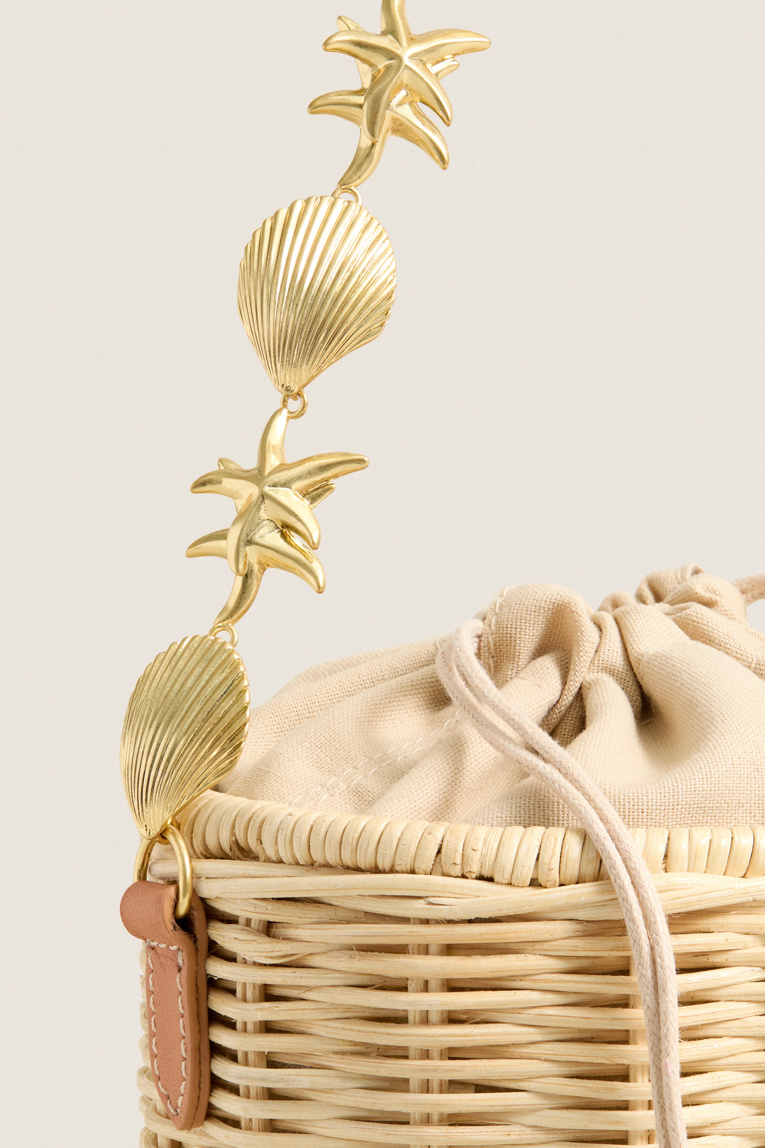 Natural Island Bucket Bag - Image 6