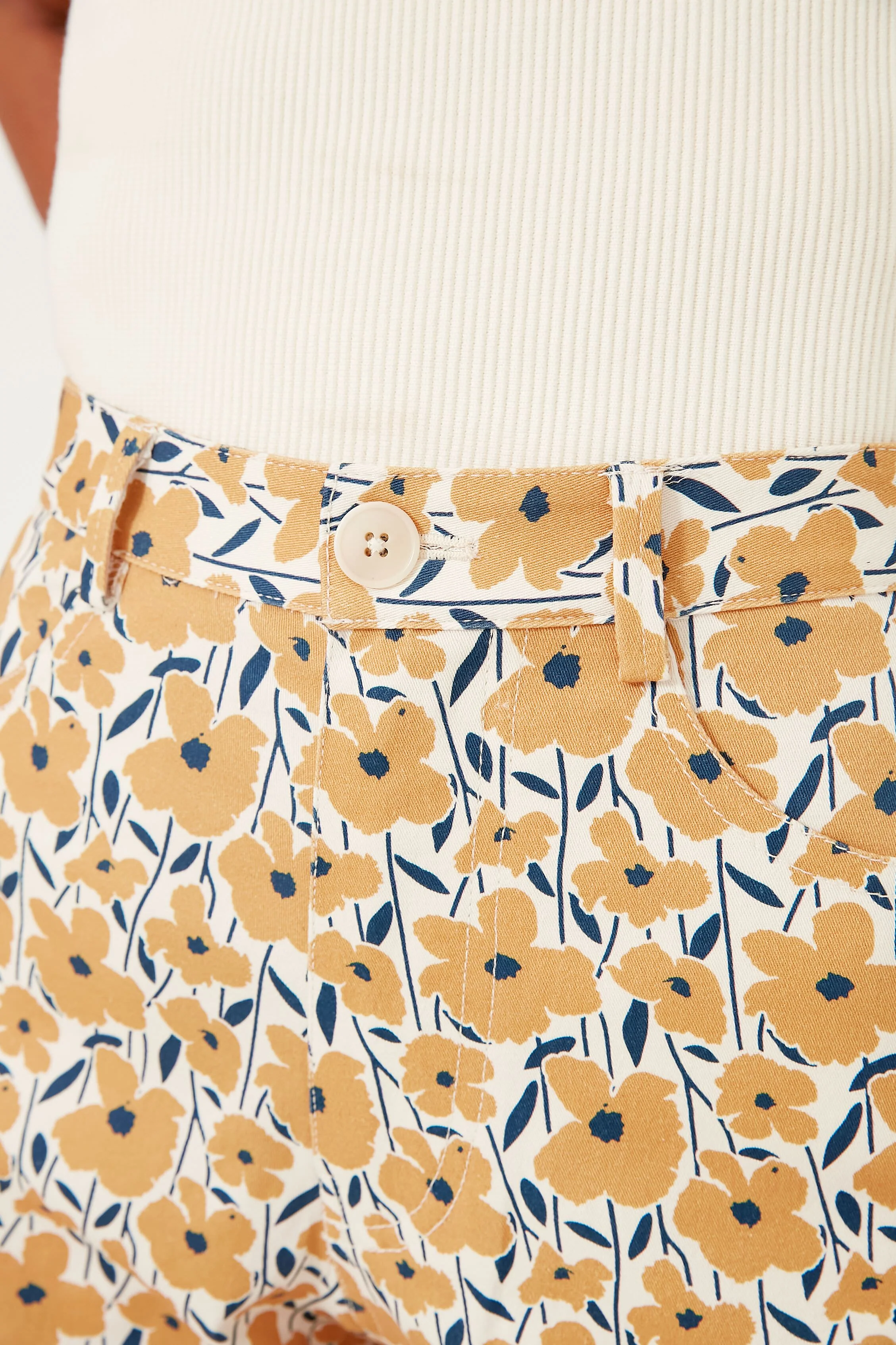 Sharon's Flowers Gold Everyday Pant - Image 5