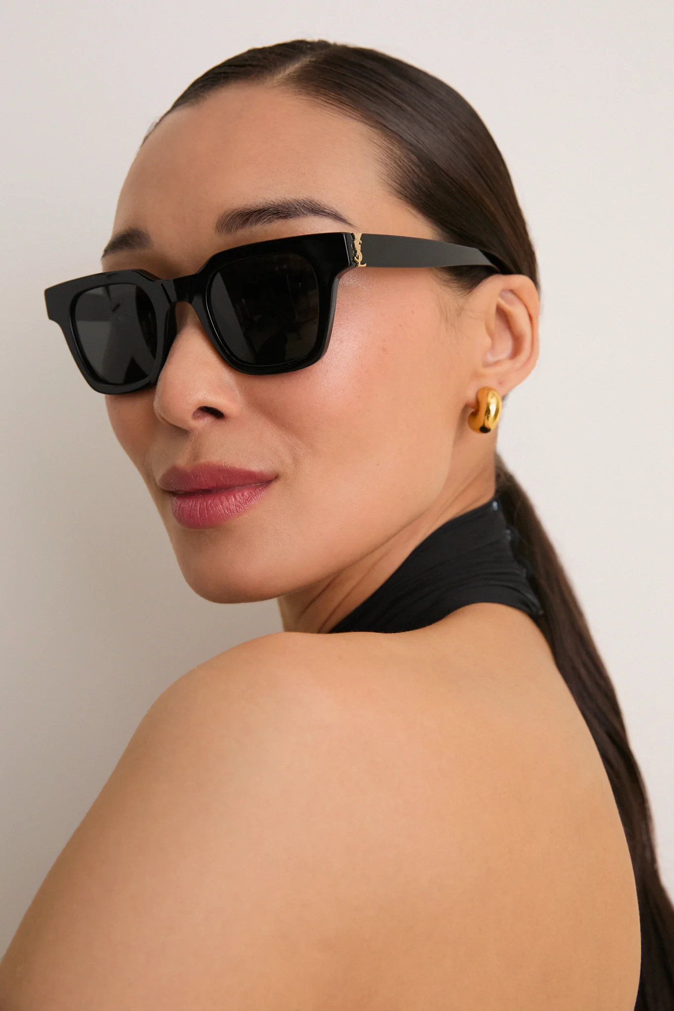 Shiny Solid Black Monogram Hinge M Sunglasses - Image 2