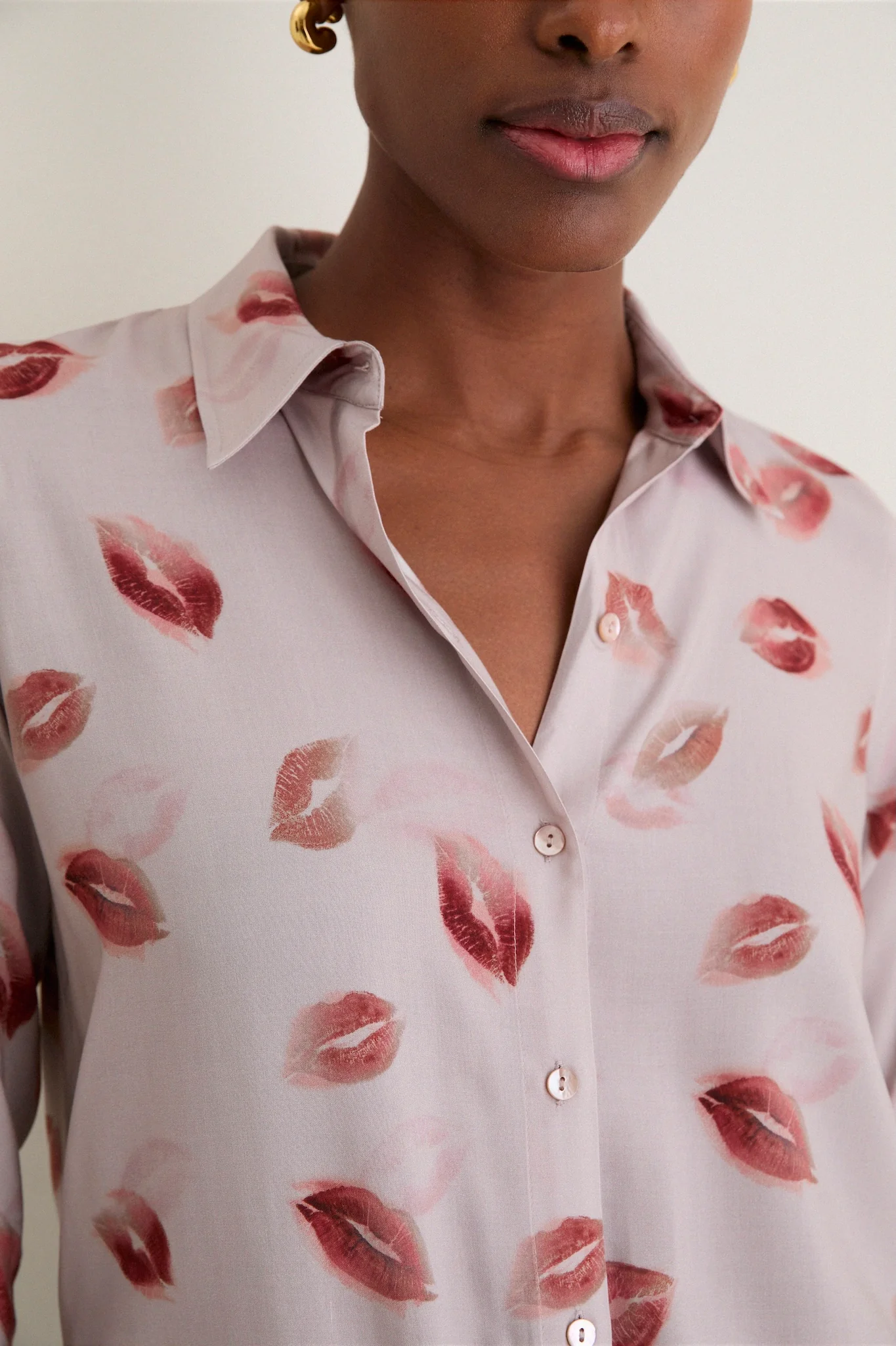Taupe and Dark Red Kiss Holly Long Sleeve Blouse - Image 5