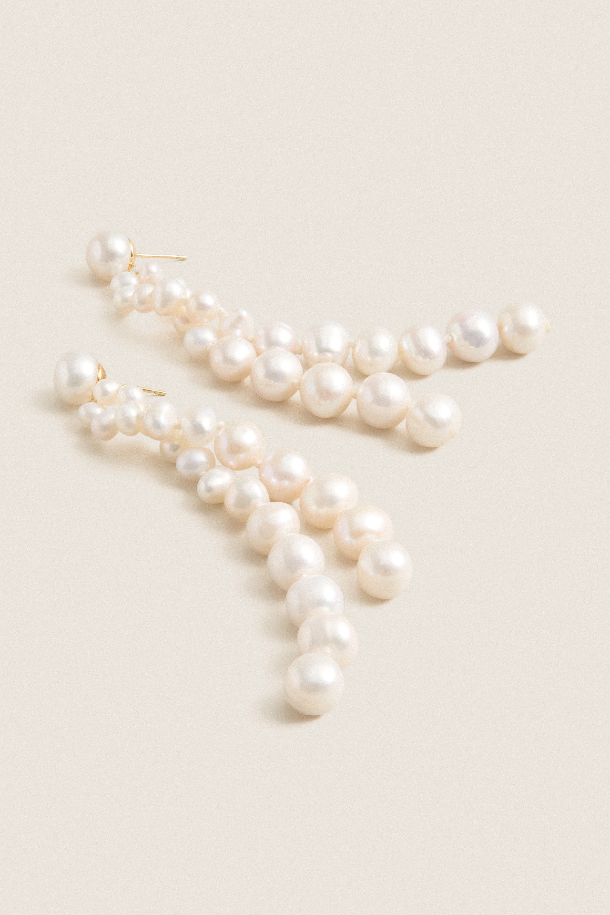 White Gianna Earrings - Image 5