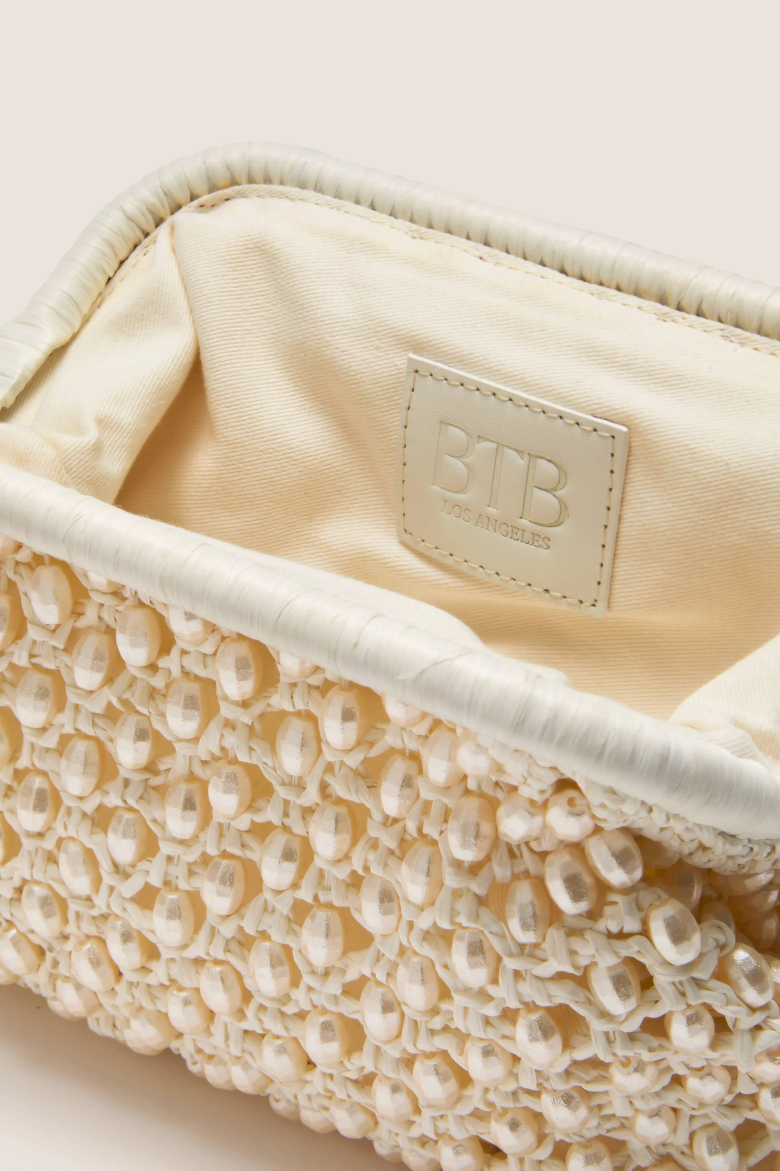White Perola Clutch - Image 6